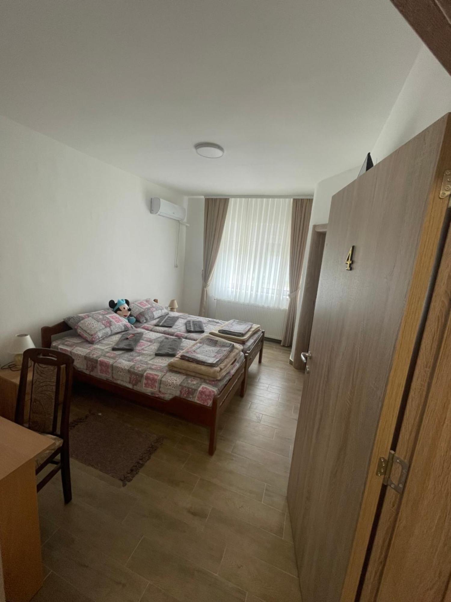 Zuta Osa Hotel Бела Църква Екстериор снимка