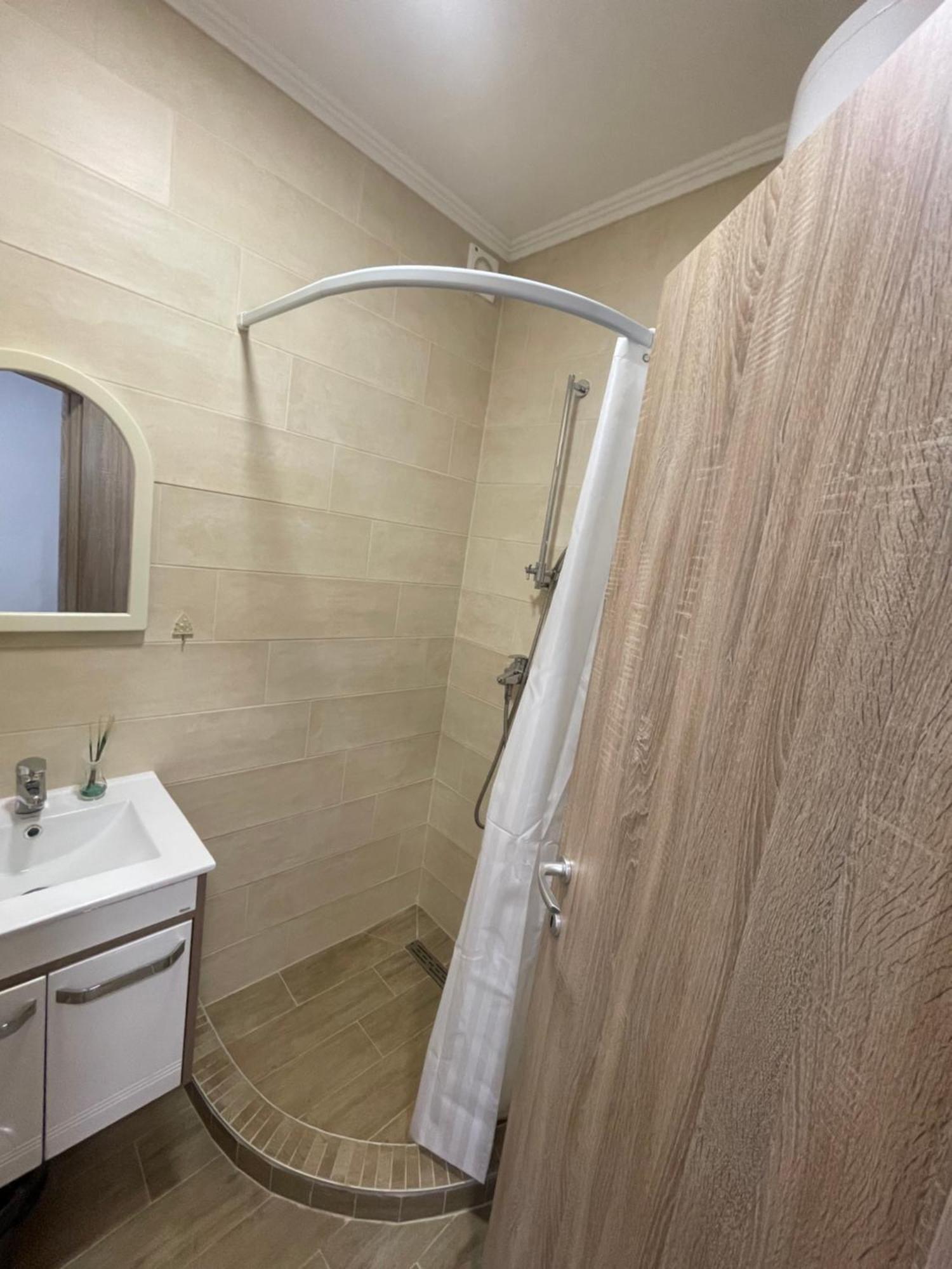 Zuta Osa Hotel Бела Църква Екстериор снимка